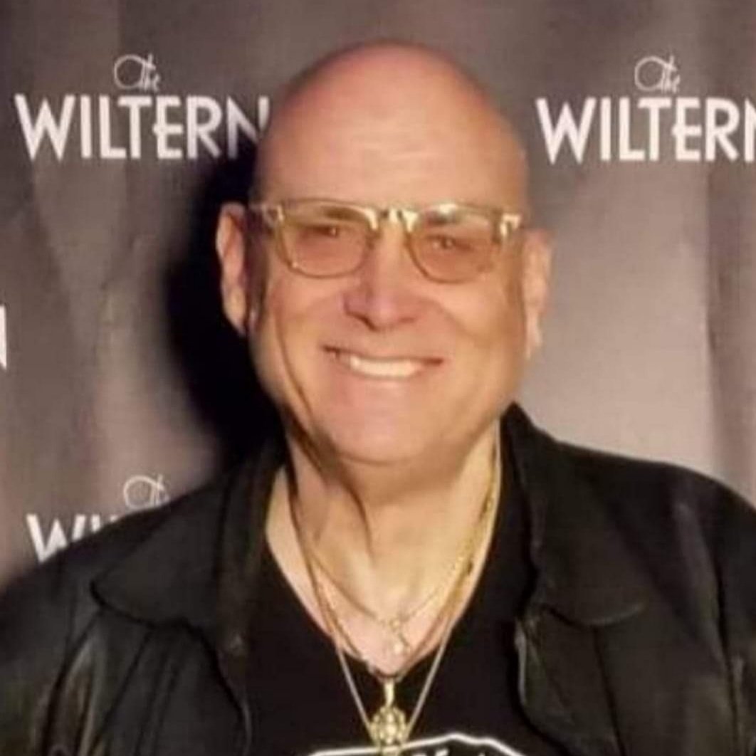 plee1382's tweet photo. Join me Sundays 5 to 9pm for all your favorite Boss Hits, Boss Fun, and Rock and Roll fun! @BossBossRadio.com https://t.co/owJ5QGIfra