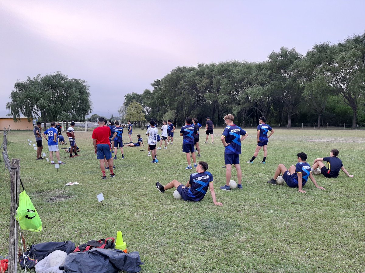 AbrahamMichref's tweet photo. #LRRF @UdcisaT PUSO PRIMERA...

Con Héctor Cuevas en la conducción, hoy el "Tricolor" de San Agustín dio inicio a la pretemporada de cara a la Copa Tridepartamental (sin fecha confirmada) y a los torneos de Primera División de la Liga a jugarse a partir de marzo. https://t.co/dWLffbLZ0f