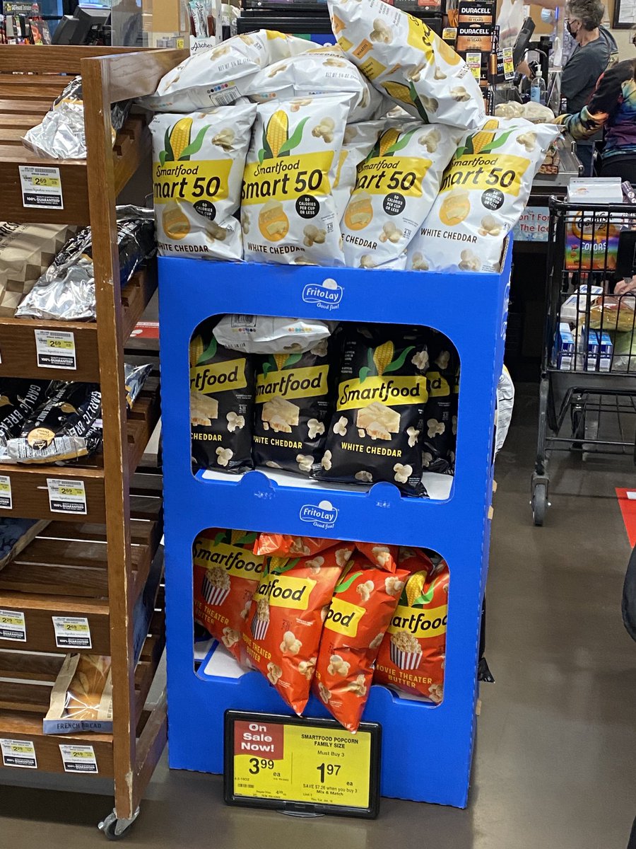 NorlisGonzalez3's tweet photo. ⁦@Fritolay⁩ I have to quit my job as Merchandiser because my DSL was alway harassing me because he didn’t want to see any of these “core wooding” but I’ve been looking this all over his district in LAS area. I’m wondering why he allows it to some people… favoritism? 🧐🤨🤔 https://t.co/EdYyzlaQ1y