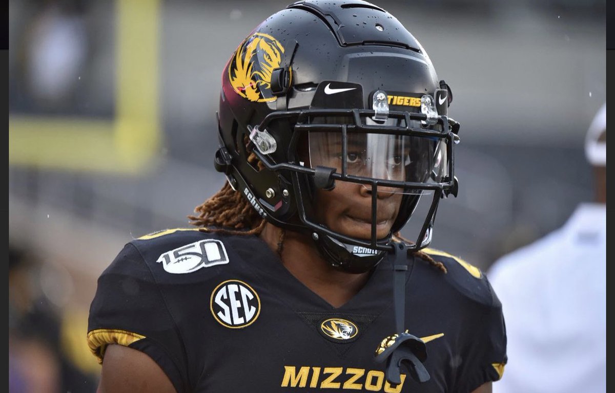 AmareFerrell_'s tweet photo. Blessed to receive an offer from the University Of Missouri🖤💛 https://t.co/XHouQg6QUg