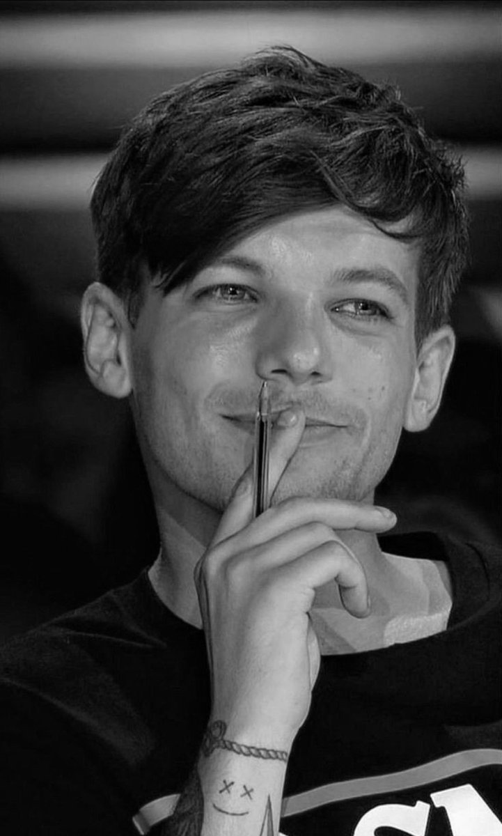 Photos 1D tweet media