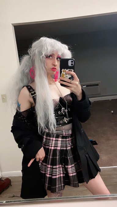 I feel like I&rsquo;ve peaked here 💞🖤🤍 https://t.co/6y1BLPPmP1<a href="/tag/griffith"class="tags"><span>#griffith</span></a><a href="/tag/berserk"class="tags"><span>#berserk</span></a>