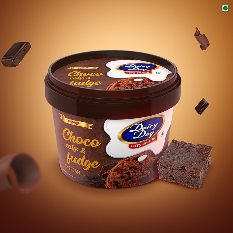 Dairyday's tweet photo. #ChocoCake&amp;Fudge, my taste buds won’t just budge.
You don’t need a reason to get #Chocolatey and high on #Caramel. Become extravagant with the all new ice cream from #DairyDay 
#TasteOfGoodness #Flavours #IceCream https://t.co/D3EKmORUVt