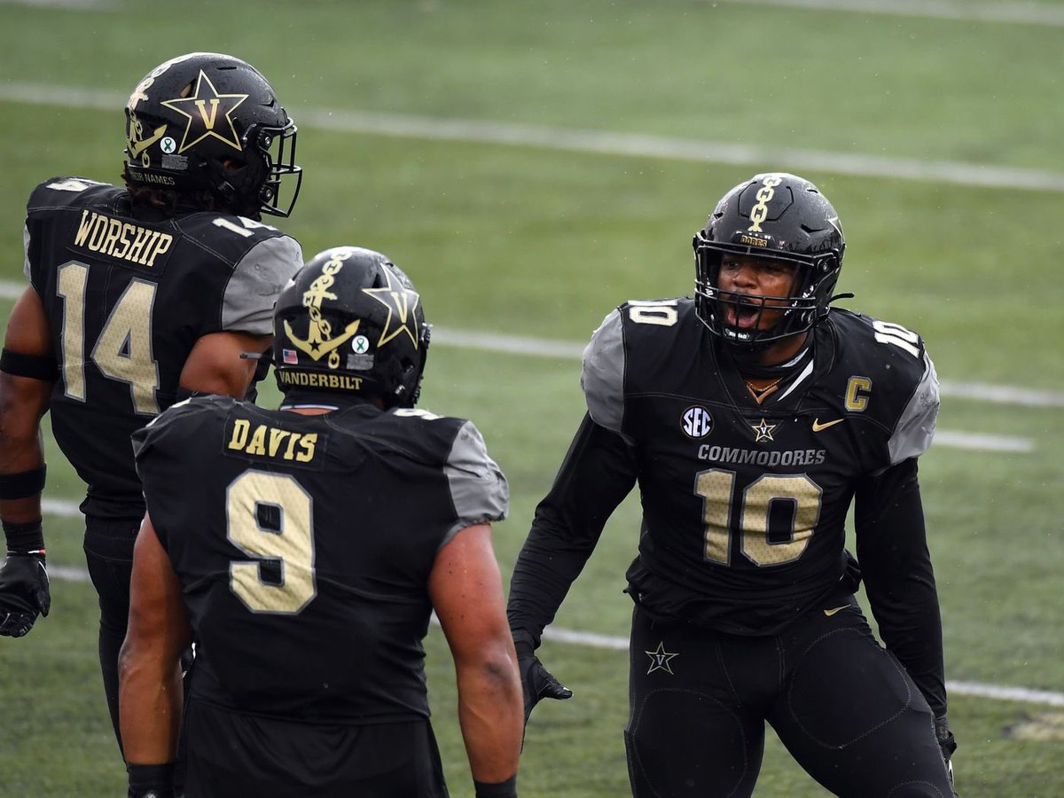 Kcgilbert23's tweet photo. Blessed to receive an offer from Vanderbilt University! Thank you @Coach_LBJ_ ! @adamgorney @SWiltfong247 @AllenTrieu @Rivals @RivalsFriedman @HamiltonESPN @CathedralFBall @RobertMathis98 @gridiron_gang_ https://t.co/Y1MKpiPYHP