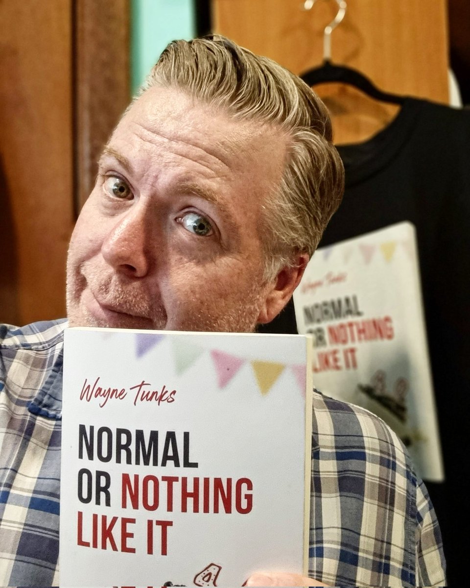 waynetunks's tweet photo. #SelfieADay Day 18:
I realised while looking at the layout for my new novel that I hadn't used these selfies a day to shamelessly promote my debut novel #NormalOrNothingLikeIt - out now!!! https://t.co/7663e6wnoH