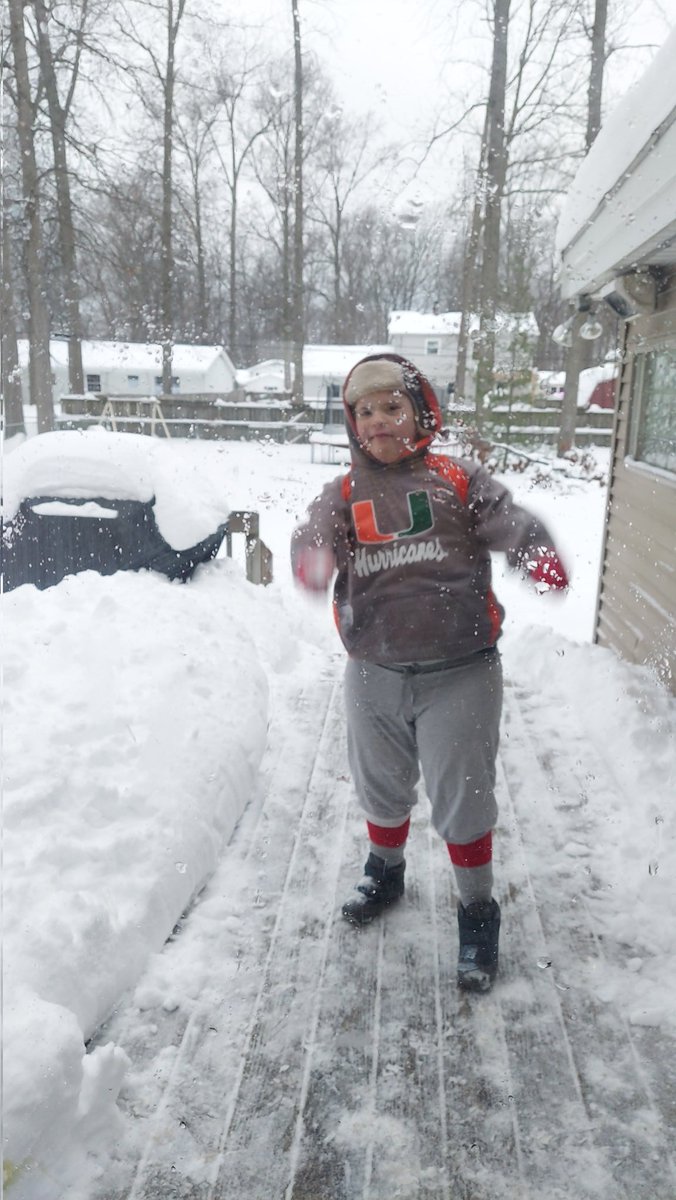 We can do this again tomorrow!! We got a snow day in the queue😁👍 #snowday  And the extra bonus is we know now!!👍 so we can shut morning alarms off and sleep in. Wooohooo!!😊