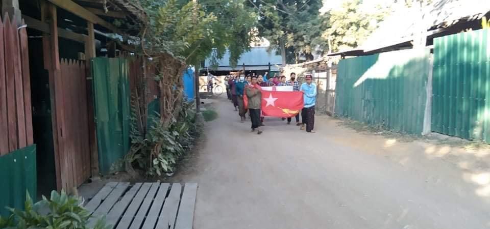 TTFR__Myanmar's tweet photo. The marching revolutionary strike was staged by the locals of ShweBo in support @NUGMyanmar . #SanctionMOGE
#2022Jan18Coup
#WhatsHappeningInMyanmar https://t.co/3nr3knKqYs