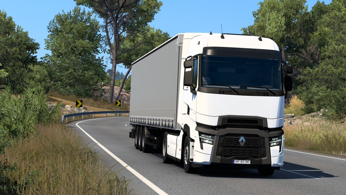 supersobes911t's tweet photo. I've been hauling this new Kögel curtainsider trailer with my @RenaultTrucksCo #RangeT in #EuroTruckSimulator2. @SCSsoftware #Trucking #VirtualTrucking https://t.co/uffpu9e9SB