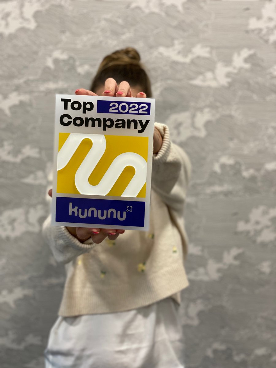 IWoitschach's tweet photo. High five we made it to the top!

Wir wurden als TOP Company 2022 von kununu ausgezeichnet. Diese Auszeichnung erhalten lediglich 5 % der über 1 Million registrierten Unternehmen 🙌🏽

@Datareport 

#dataport #kununu https://t.co/G7kvpcbLG9