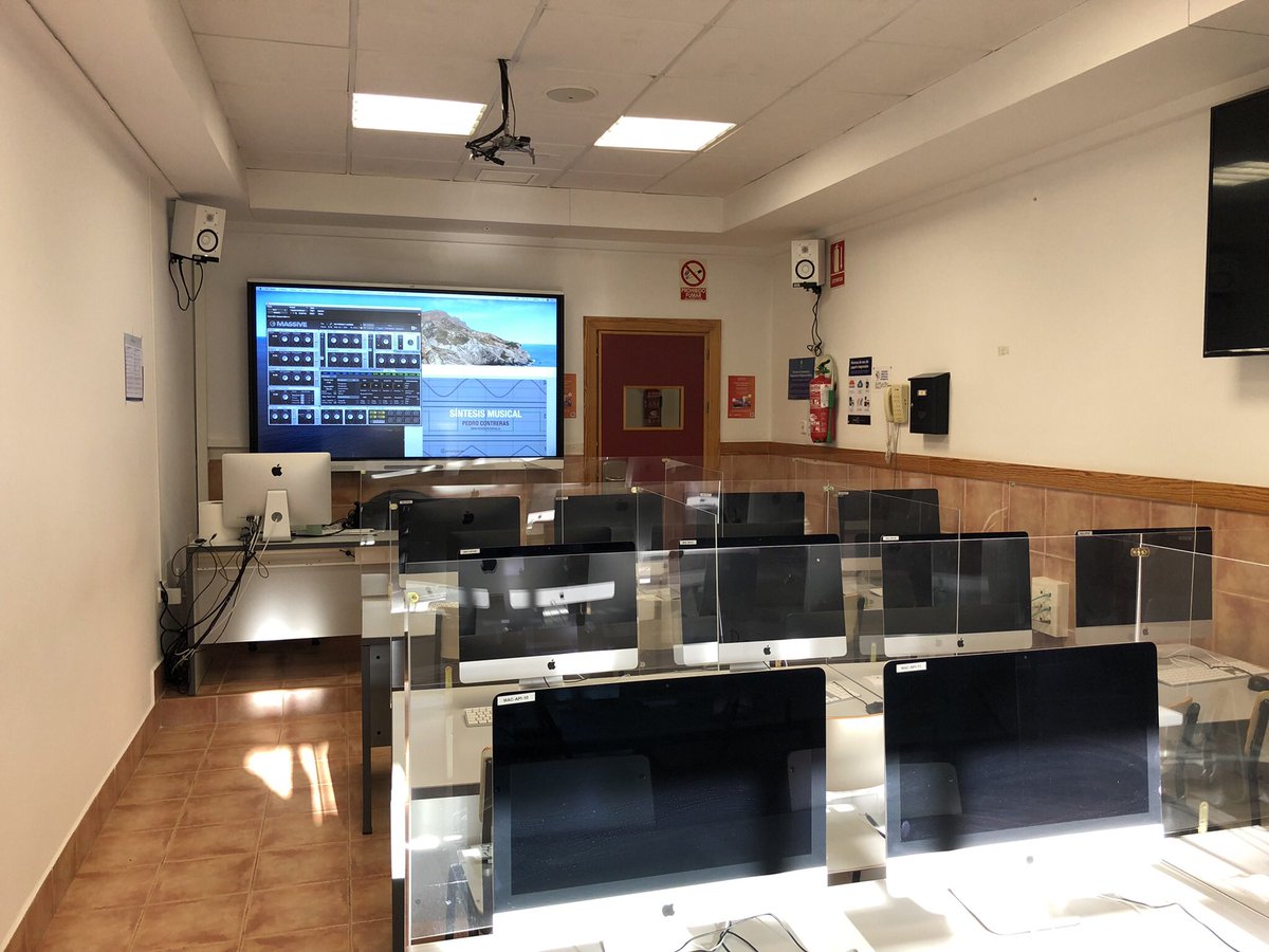 Volvemos de manera semipresencial, a las clases de síntesis musical para el Máster de Ingeniería de Sonido y Producción Discográfica de la UCAM 🎶🎉. #producción #ingeniería #musical #ucam #pcomposer