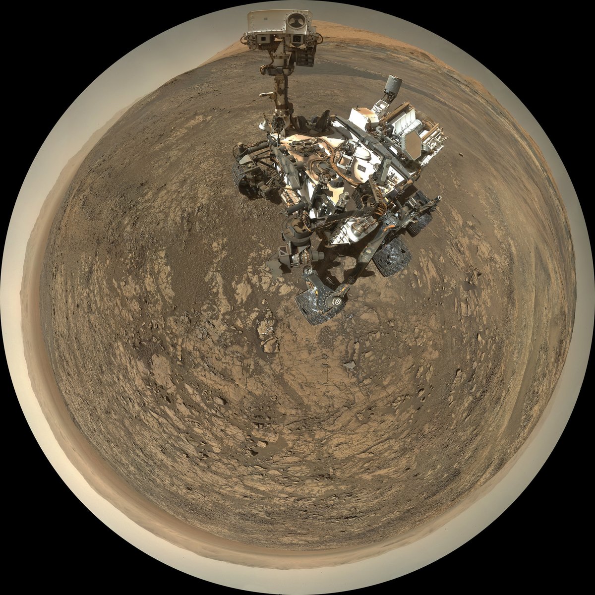 _AliveUniverse's tweet photo. L'analisi degli isotopi nei campioni di sedimenti prelevati da #Curiosisty in una mezza dozzina di luoghi su #Marte, inclusa una scogliera esposta, fa discutere i ricercatori sulla possibile origine del #carbonio marziano https://t.co/z0dDxaeont https://t.co/Qb2ek55Yni