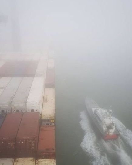 agentschapMDK's tweet photo. Het KMI waarschuwde vorige week met โcode geelโ voor gladheid en mist. Ook onze collega's waren extra voorzichtig! Zeeloods Bart toont je hoe zwaar het zicht belemmerd werd. ๐ซ๏ธ #vlaanderenismaritiem #mdkinbeeld
๐ทBedankt voor de foto's, Bart https://t.co/bwK67Cwj1H