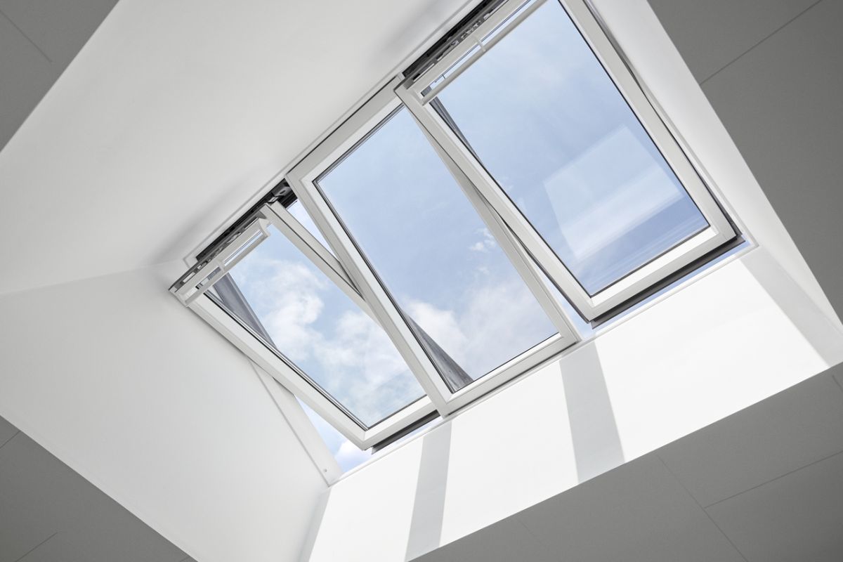 stilnyi_dom72's tweet image. Мансардные окна Velux теперь поставляются в двух основных вариантах – Woodline и Whiteline – то есть деревянные и ПВХ варианты.
std-72.ru/mansardnye-okn…

#тюмень #стильныйдом #мансардныеокна #мансарда #монтажмансардныхокон