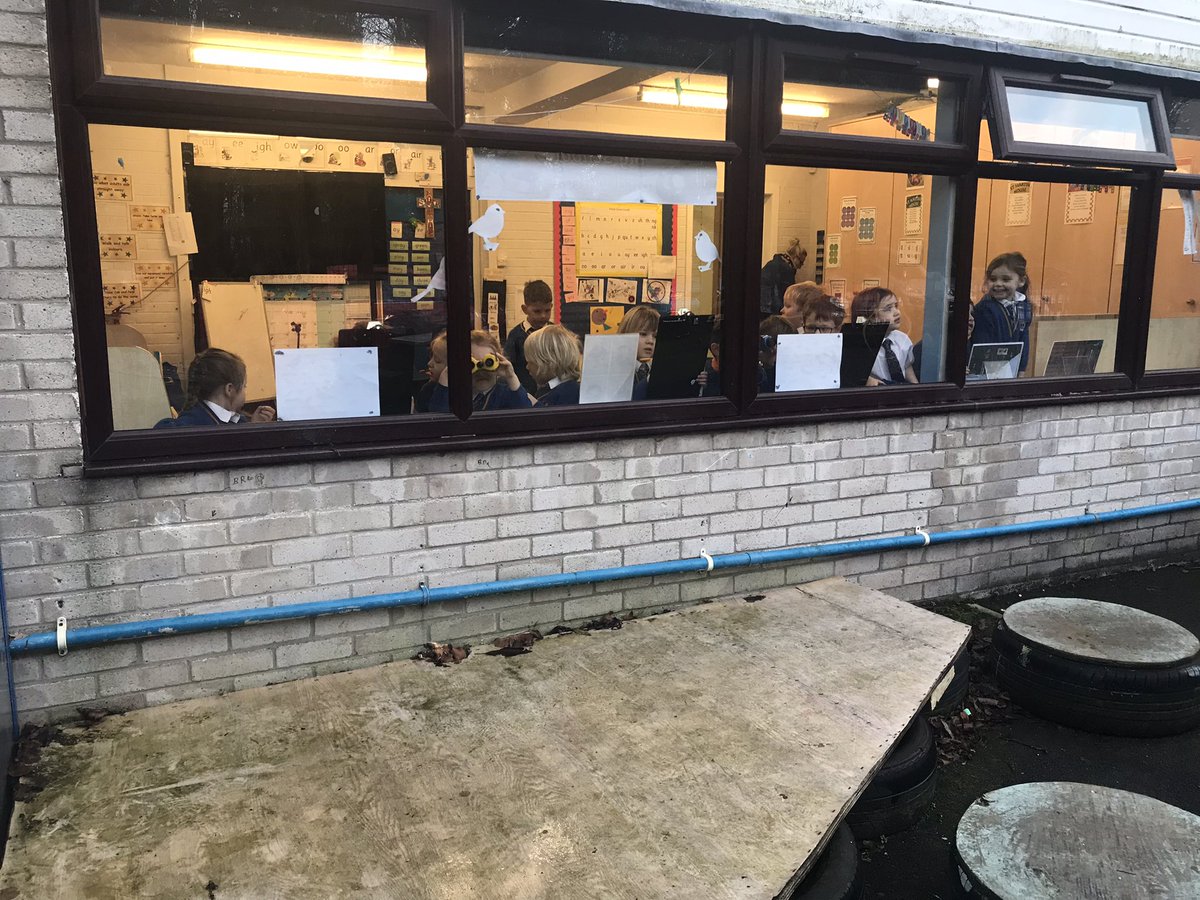 Reception are joining on with the #bigschoolbirdwatch this week. 😍