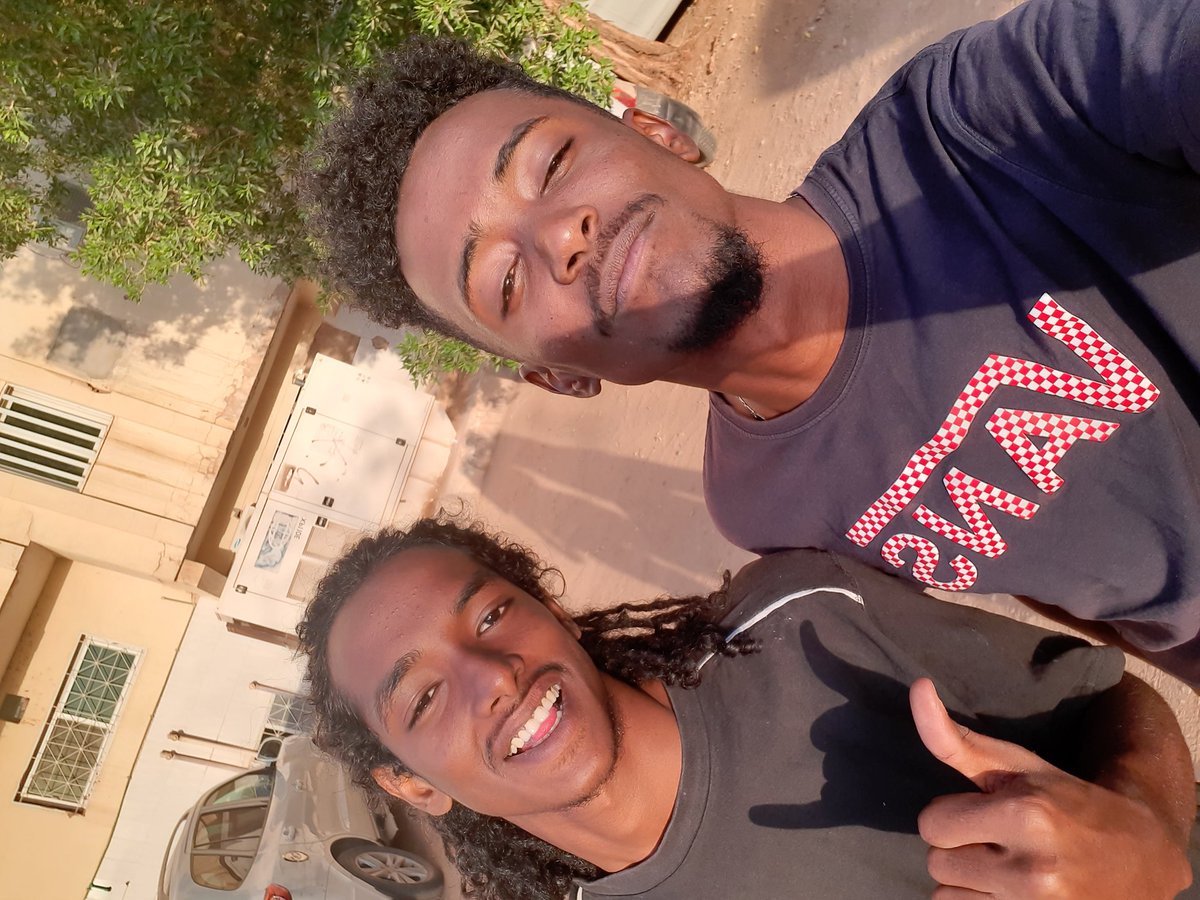 dgnk123's tweet photo. العسكري ضرب فينا نار انا ومضوي
مضوي وقف قدامي اكل الرصاص كلو براهو
امشي وين انا يا ناس عليكم الله وروني اعمل شنو https://t.co/csH1YUW44O
