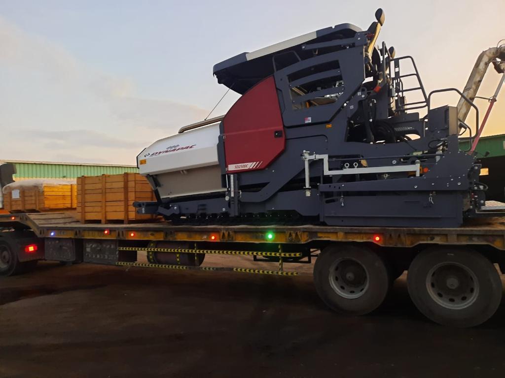 MEDCOKSA1's tweet photo. Through a shared commitment of excellence with our business partners, we offer the best solutions for road construction.
SD2500C with Eng. Alaa and Eng. Mohamed Kamal 
Info - https://t.co/quxXcNFUeM
Inquiries - https://t.co/6G3RGcBOhR
#Dynapac #YourPartnerOnTheRoad #MEDCO https://t.co/p2LhK3N6G9