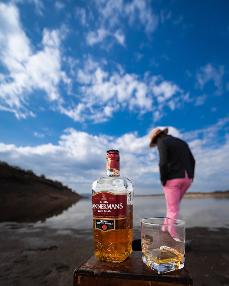 gufydox's tweet image. Tonight 7:15 

2 Poems and a bottle of @Bannermans_ea whisky. 

That’s the space I’ll be reading my Poems on. 

See you? 

#StrongAndBold