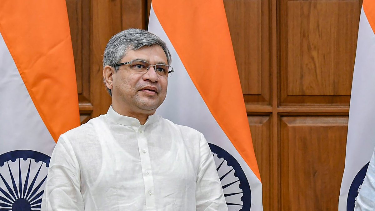 PoojaKu33775132's tweet photo. #Railway_Minister_Help_US
Sir help all students https://t.co/cm5hweOOFT