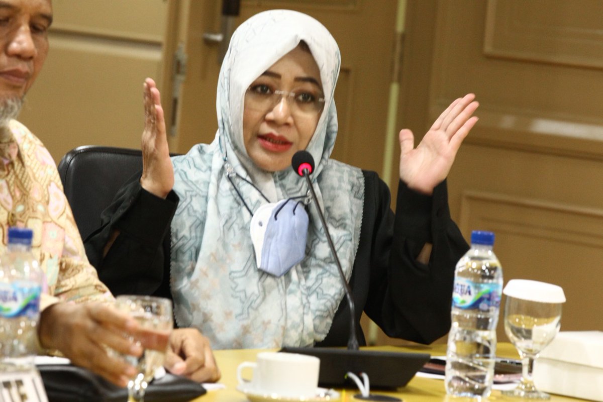 Intsiawati's tweet photo. Rapat Dengar Pendapat Umum  Komite I DPD RI bersama Universitas Syiah Kuala, UIN Ar-Ranity, Universitas Malikussaleh dan Universitas Teuku Umar Aceh terkait Evaluasi atas Pelaksanaan Undang-Undang No. 11 Tahun 2006 tentang Pemerintahan Aceh.

#dpdri #intsiawati #iauntukriau https://t.co/PRYnksnYPw