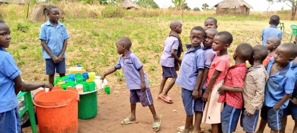 eatBCH_SS's tweet photo. The smiles on the Face is just beautiful. Thanks to #BitcoinCash Community for helping us helping our neighbors.  @eatBCH_VE @eatBCH https://t.co/bJZjaPOL3d