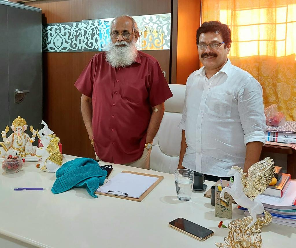 ManiAshok13's tweet photo. Legendary screen writer K V Vijayendra Prasad to pen story &amp; screenplay for @srivaarifilm 's third production venture to be produced by P Ranganathan. More details to be announced soon.
#KVVijayendraprasad 
@onlynikil #NM https://t.co/VXroK9woti