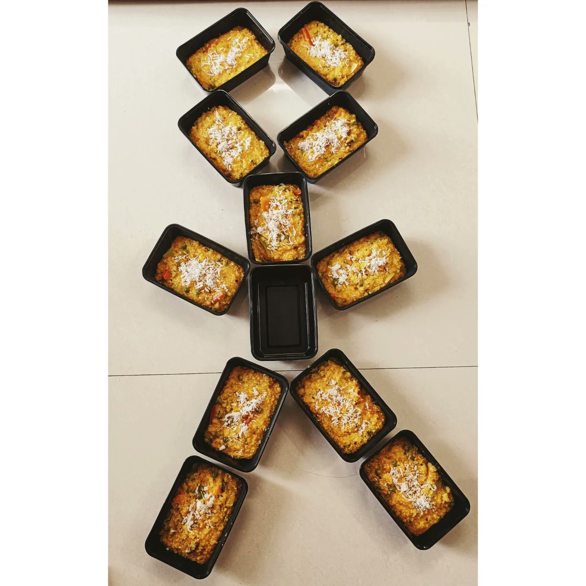 phoodiemonk's tweet photo. #day9 of #onepotmeals - We desire to be a superpower yet we stand at 101/116 in Global Hunger Index. Even more concerning is the fact that food stunting &amp; wasting has increased. 

That empty meal box resembles the hungry tummy of India🥺
Be the change 🙏

#FightOn #againsthunger https://t.co/4o7QXPt7GP