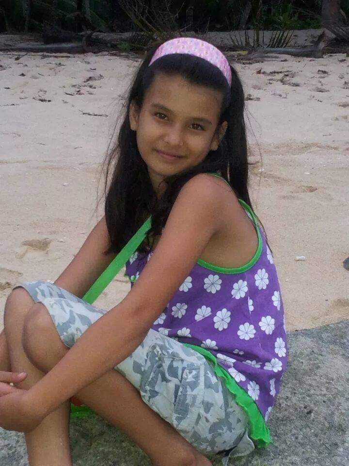 Shennnnnn2oot's tweet photo. Our island girl! 
Sorry guys for posting a lot of anji's throwback pics, It makes me happy lang  kase ang ganda niya noon pa lang, lalo na ngayon. Huehue sana all pinagpala. 

#AnjiSalvacion | @anjisalvacion https://t.co/AXde2zr12j