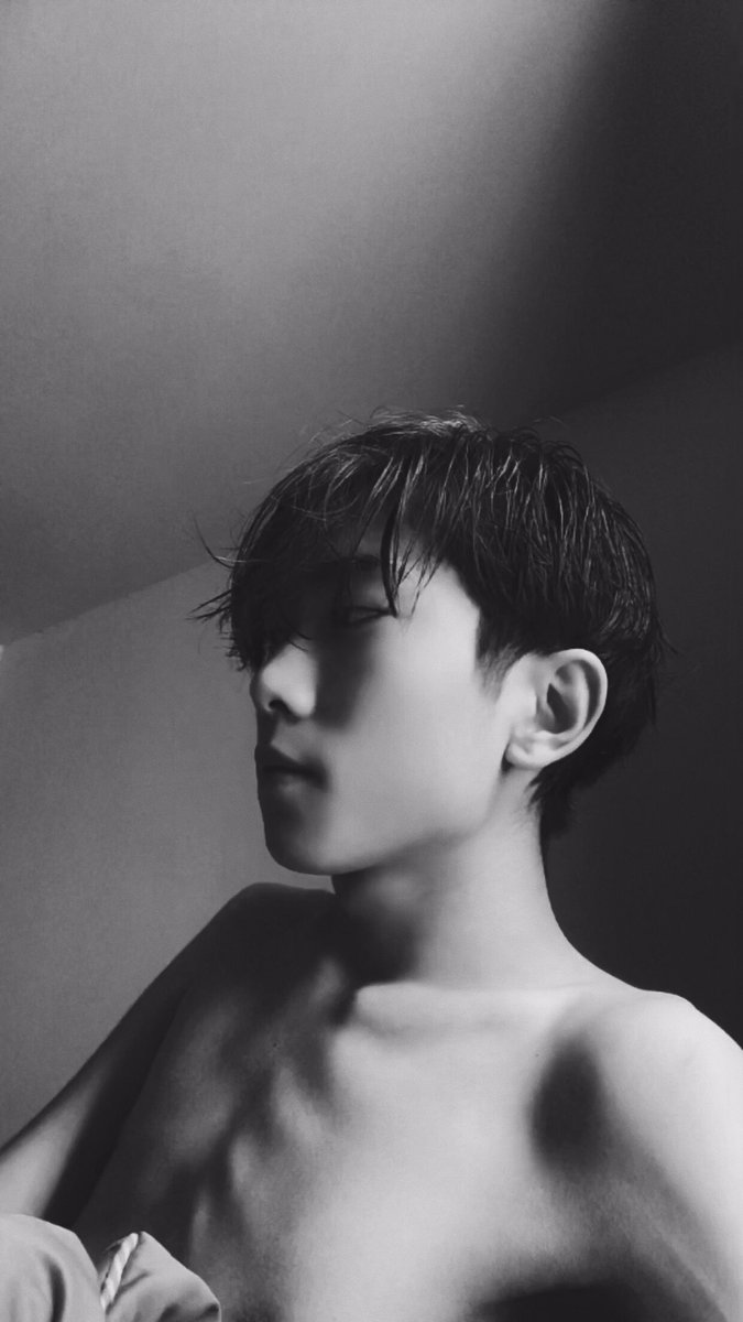 pravarittt's tweet photo. I’m the bad guy 😈 IG : pravarittt #รีทวิตให้ด้วยนะครับ https://t.co/d6q1YcoYVE