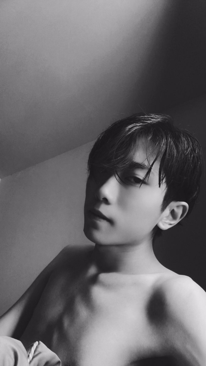 pravarittt's tweet photo. I’m the bad guy 😈 IG : pravarittt #รีทวิตให้ด้วยนะครับ https://t.co/d6q1YcoYVE
