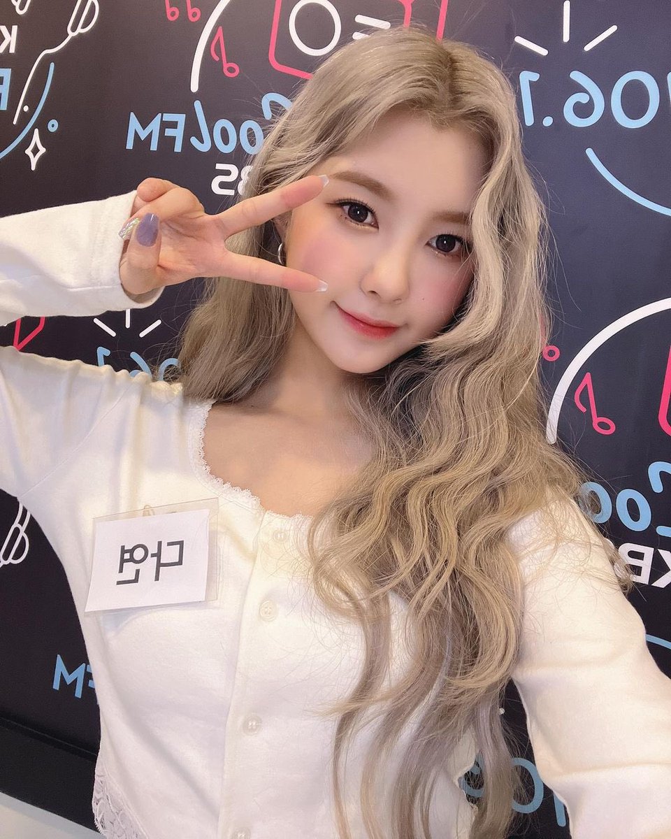 dayeonselca's tweet photo. https://t.co/GlUatji3VW