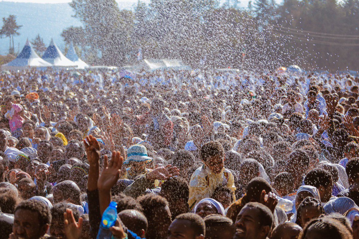 TakeleUma's tweet photo. ጥምቀት ክብር መስጠትን የሚያስተምረን በትህትና የመታዘዝን ዋጋ የሚያሳውቀን ድንቅ በዓል ነው።

በድንቅ ዝማሬ የምናከብረው  ግሩም እሴታችን ነው።
በህብረት ውስጥ መድመቃችን ሁሌም ይቀጥላል። 

መልካም ጥምቀት ፤ https://t.co/F9QRArnVDI