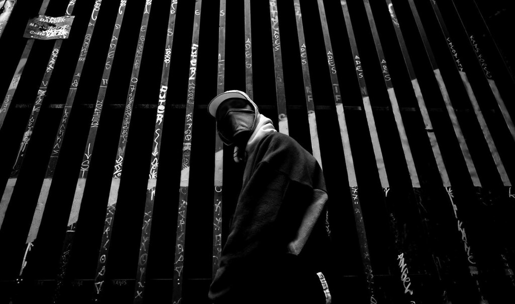 Paris... 
<a href="/tezokay/">Tez</a> 
photo by me <a href="/ogata_photo/">OGATA Photo</a> ... 
Copyright reserved #ogataphoto 
無断使用不可
Can’t use without permission 

#junglebook Artist for @cocorosie_official 

#art #musician #cocorosie #tez #rapper #bnw_life #streetphotography #contemporary… instagr.am/p/CY2-BjgsXJo/