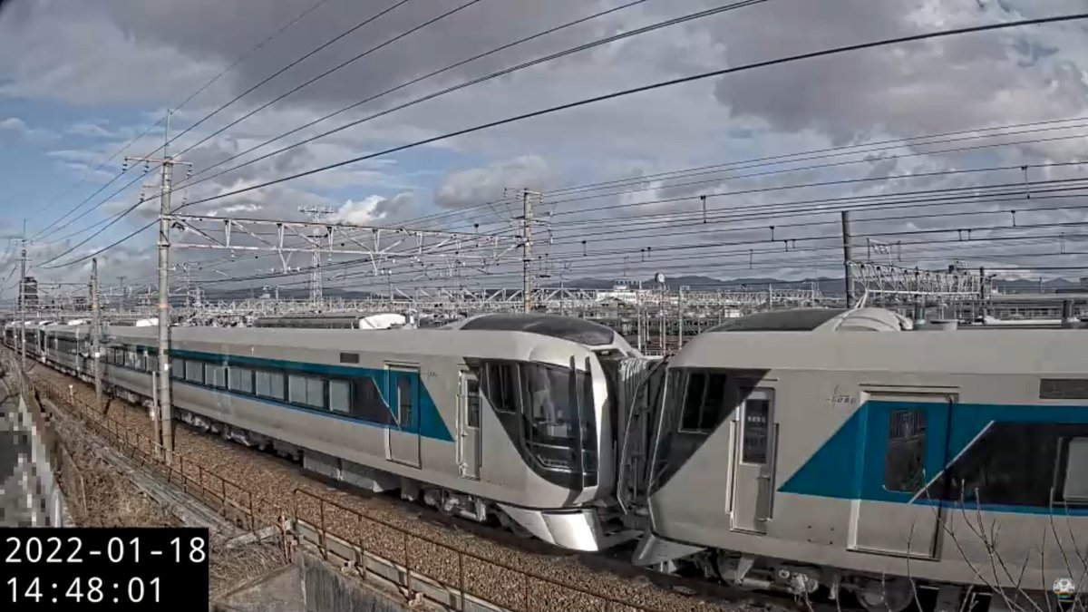 Rail_Channel's tweet photo. #向日町 #ライブカメラ より → https://t.co/QcnwjRxT5q

#515F #516F #517F 甲種。牽引はEF65 2096[新]

#東武 #500系 #リバティ https://t.co/kAVWzuiug8