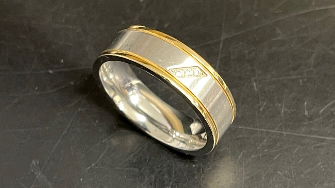 Well this has a nice ring to it... Capalaba Police are seeking the owner of a piece of jewellery found at Wellington Point. 🔗mypolice.page.link/P9ab #myPolice