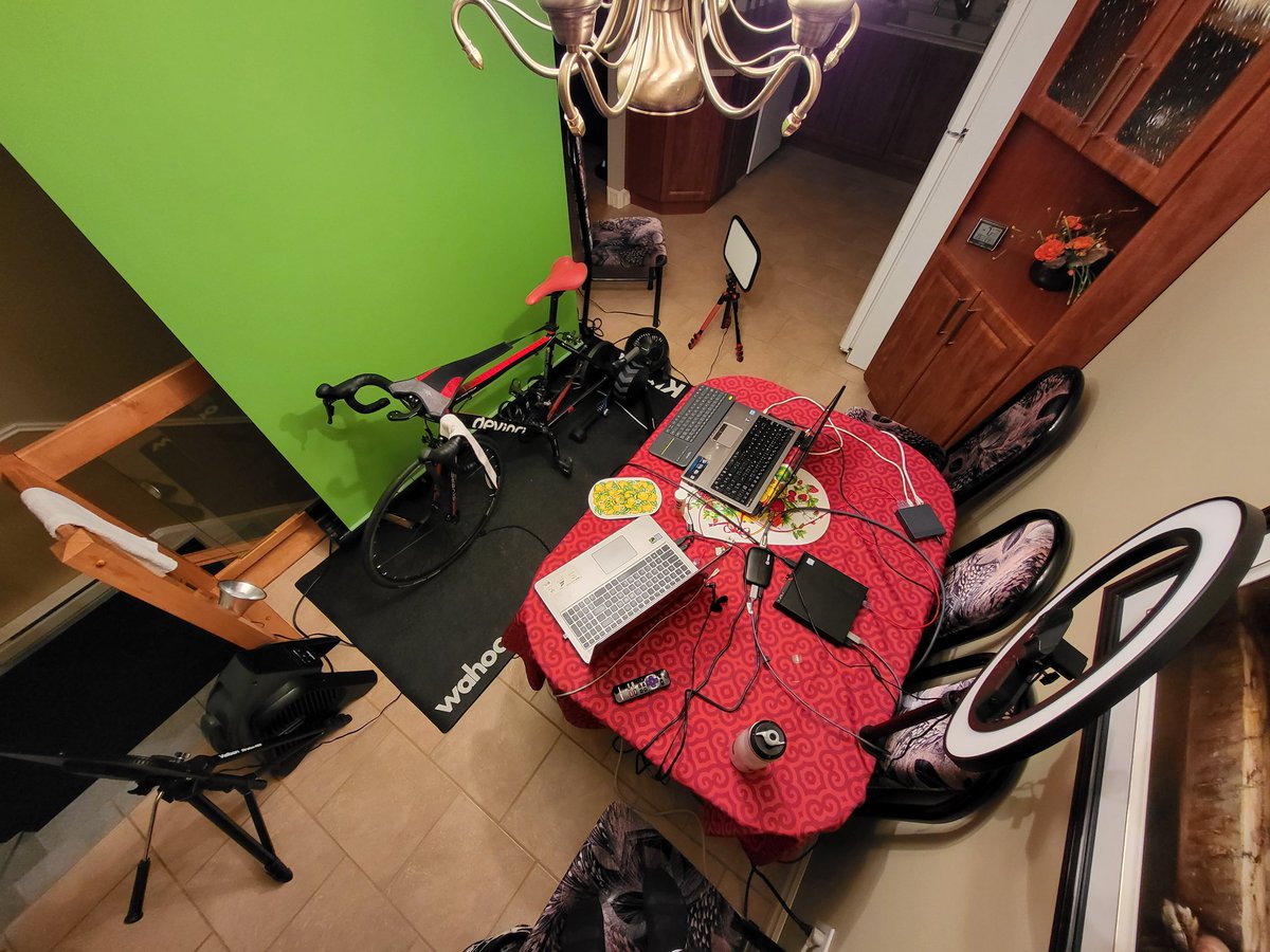 stj_ma's tweet photo. New zwift setup.
Three pc and three Elgato lights. https://t.co/yPowiYirza