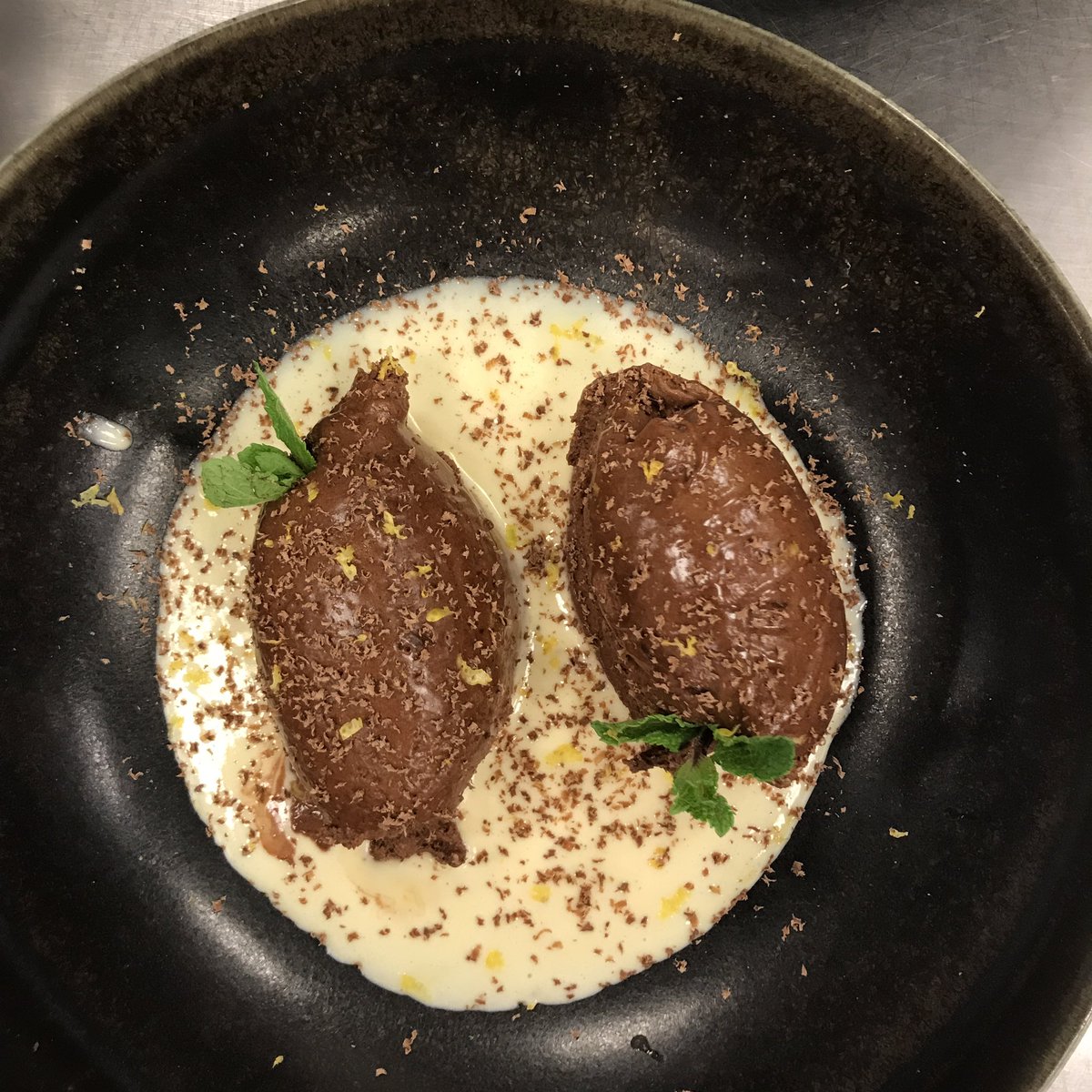 chefjeanluc's tweet photo. Gisteren examen pâtisserie afgenomen van 7 van onze cursisten…je wil niet weten hoeveel suiker ik achter de kiezen heb!…#sugarstop now! #cvosvg #spermalie #brugge #eenjarigeopleidingkokenkelner https://t.co/cHcHXkTP6C