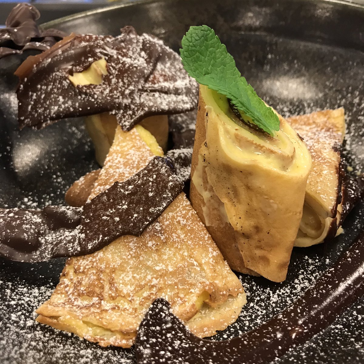 chefjeanluc's tweet photo. Gisteren examen pâtisserie afgenomen van 7 van onze cursisten…je wil niet weten hoeveel suiker ik achter de kiezen heb!…#sugarstop now! #cvosvg #spermalie #brugge #eenjarigeopleidingkokenkelner https://t.co/cHcHXkTP6C