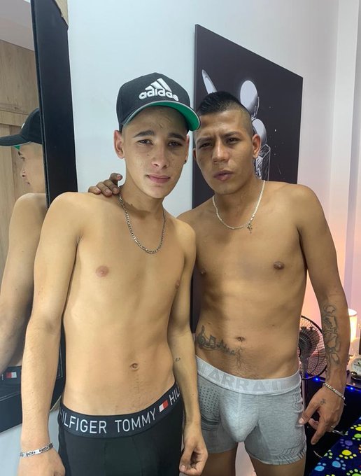 See the sexy couple of Thomas -Ihan live now > https://t.co/H94BF9phOI  < @MyFreeCams @Flirt4Free @CuteHotBoys
