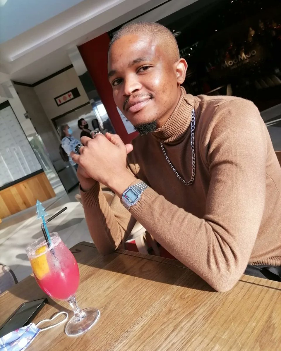 NKOSIaRTIST's tweet photo. 🍹🍹 https://t.co/ePEssJ8Ax6