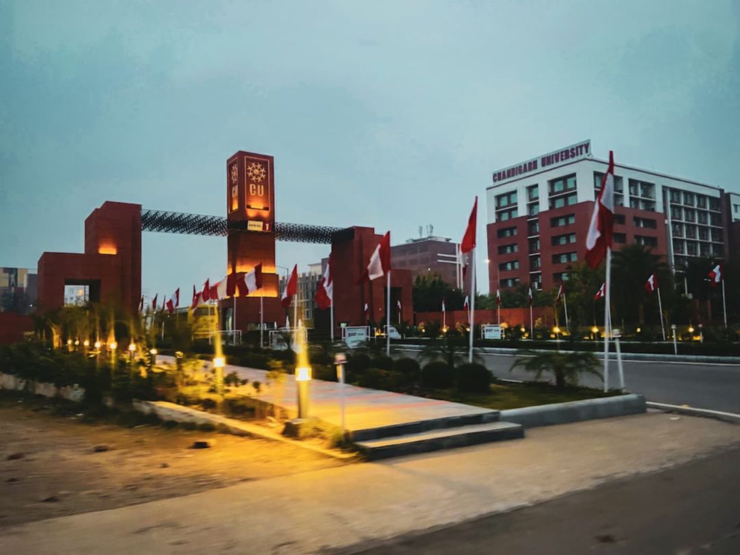 Chandigarh_uni's tweet image. Don&apos;t decrease the goal, increase the effort.  
  
Sharing a still of #CUBeautifulCampus by @__chasinglight__  

---             
#infrastructure #Campusarchitecture #WorldClassInfrastructure #CUCampus #CULife #MyCampusMyLife #ChandigarhUniversity