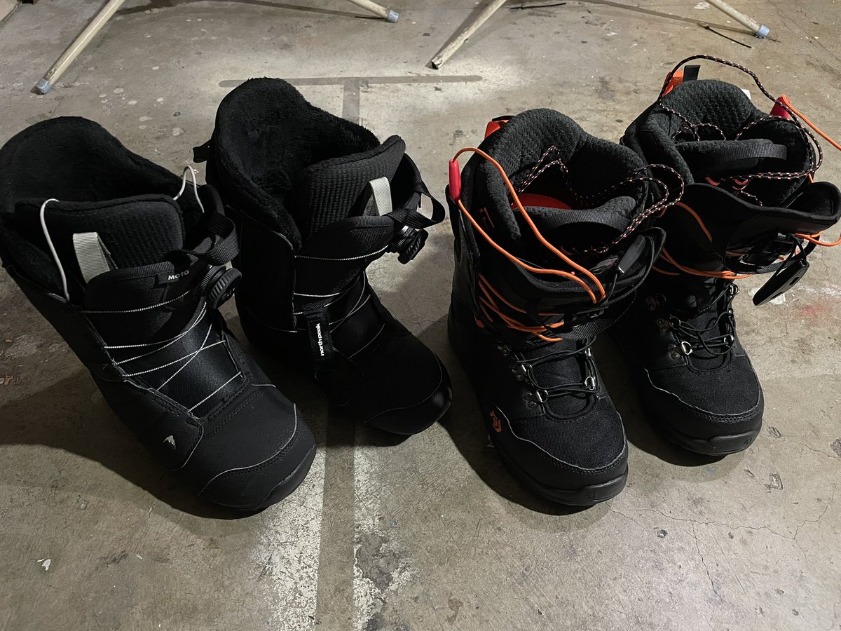 page_park's tweet photo. あぁ・・・結局沼にハマってしまうのね😩
レースアップのnorth waveかBOAのBurtonかそもそもそこじゃないかも🤔インソールで解決出来る問題なのか😵 https://t.co/DhSPHHdJGP