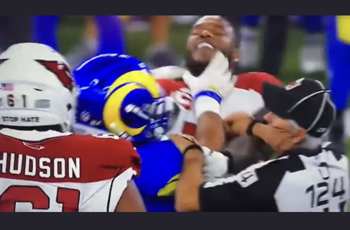 taz766's tweet photo. @NFL @RamsNFL How is this okay…@NFL, @RamsNFL not just twice…#AaronDonald 🤨 https://t.co/uZ8hdhahzS