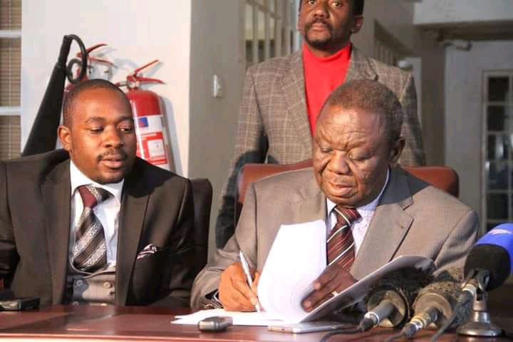 nelsonchamisa's tweet photo. PRINCIPLE,HUMILITY & INTEGRITY. Fortune favours the principled.The principled refuse to be comprised or bought to get it the easy way.Reason why I supported Dr MT to the hilt & up-to the end. Sideshows and theatrics delay victory. It’s Luciferan to betray others!#LoyaltyisRoyalty https://t.co/ar4lOazaE4
