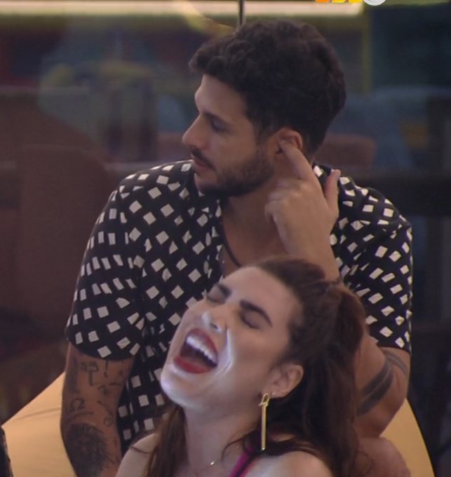 O Rodrigo  pegou ranço da Naiara Azevedo! 
Já?
#BBB22 #RedeBBB