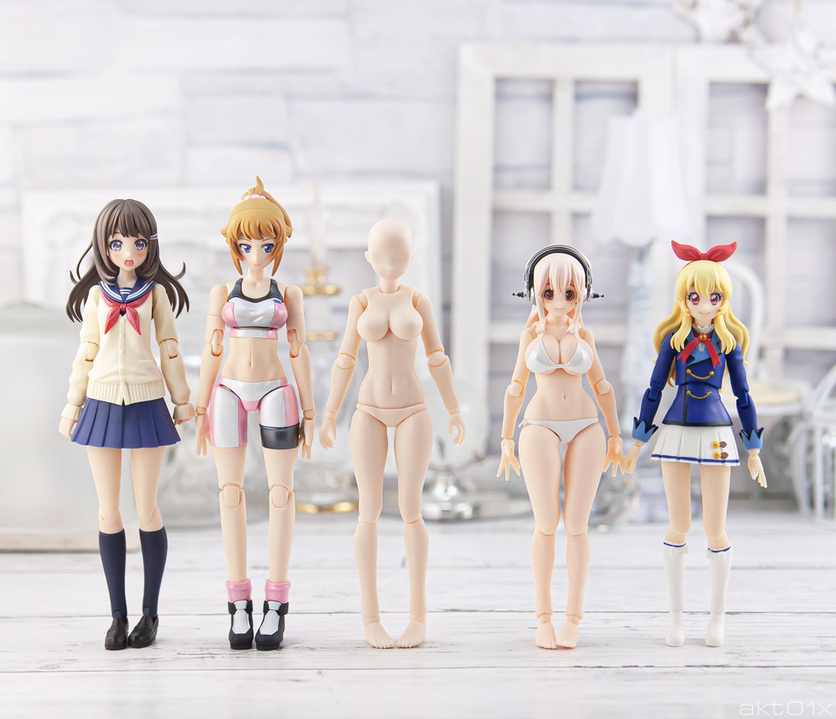 素材ちゃんL、三種のうちライトフレッシュだけ先にやってきたので気に