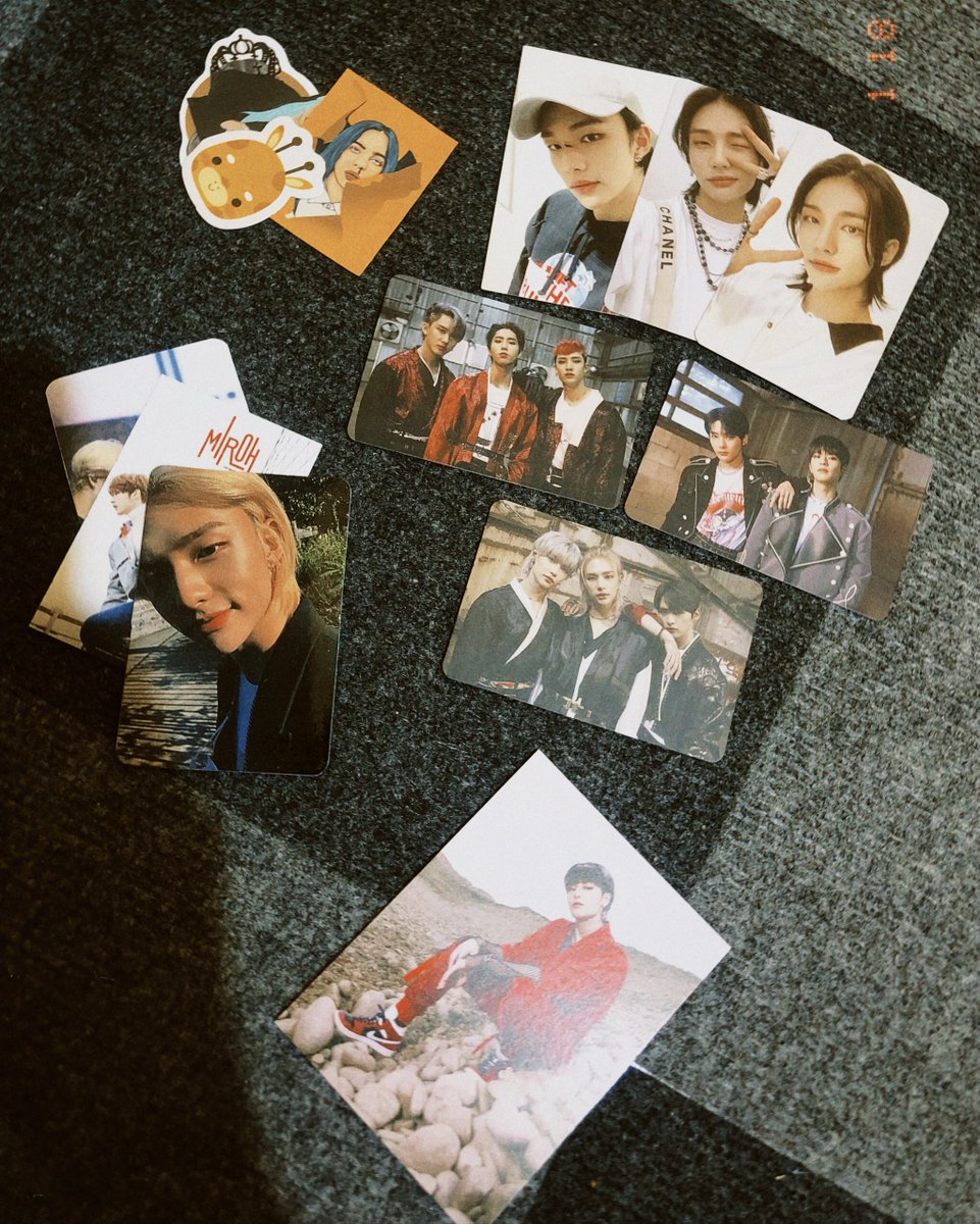 b4ngt4ngirl's tweet photo. .Λπhappy mail | from: @celinescart
β #celinesfeedback β
hyunjin & skz unit pcs came home today β‘ thank you so much for packing it safely. βtil next time po <3 https://t.co/6dVwDWen7u