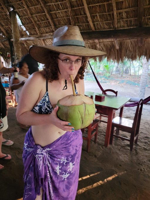 I saw crocodiles 🐊 and released black baby turtles 🐢 into the ocean.  It was a fun day https://t.co/<a href="/tag/redhead"class="tags"><span>#redhead</span></a><a href="/tag/springishere"class="tags"><span>#springishere</span></a><a href="/tag/sundayfunday"class="tags"><span>#sundayfunday</span></a><a href="/tag/denverg"class="tags"><span>#denverg</span></a>