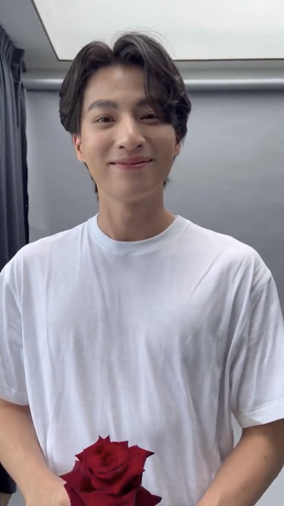 kanaasoup's tweet photo. his lil front teefies and his fangs 😭 then his cheekies why is he so cute https://t.co/L0DE59sTG8