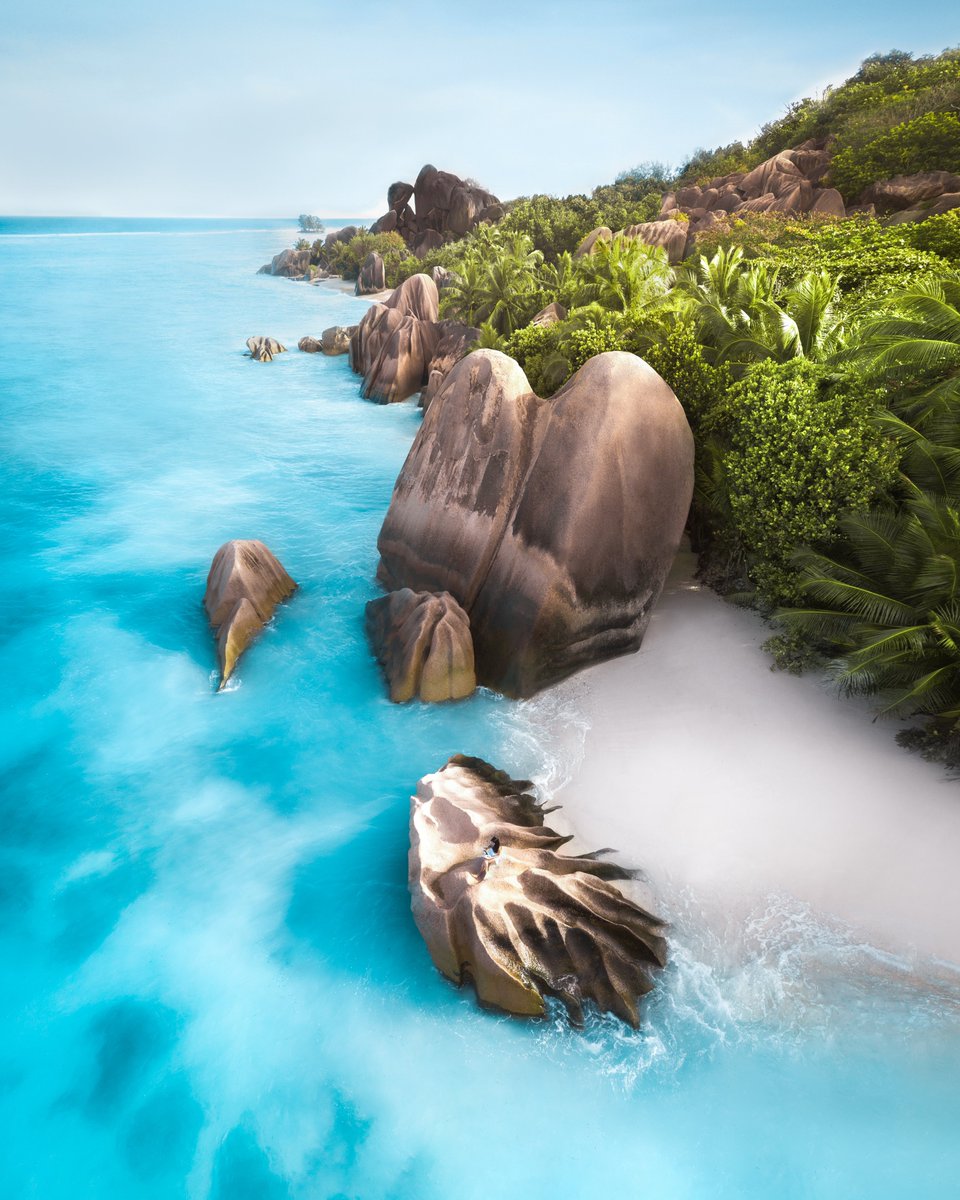 MerrWatson's tweet photo. @jf_nft Just minted my first artwork of 2022 showcasing the tropical dreamscapes of the Seychelles 🙂🌴

https://t.co/6KhFbk5ecv https://t.co/JSlztVnfse