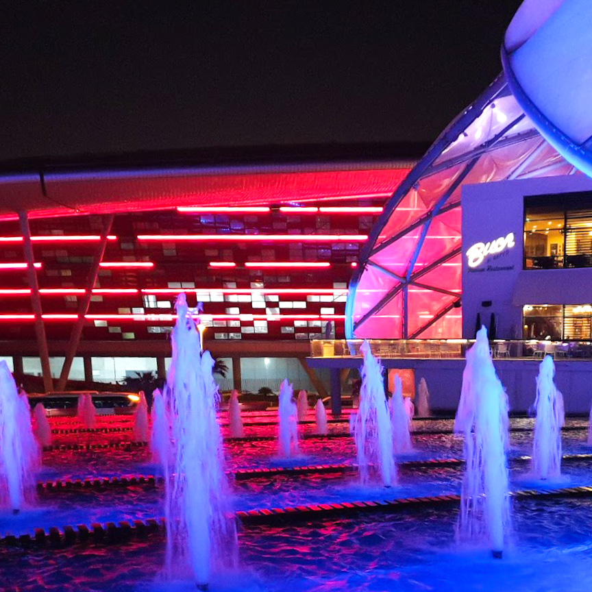 switchmadegroup's tweet photo. A 370-meter Switch Made Linear Solution has efficiently and uniformly illuminated the cascade dining area in Yas mall, Abu Dhabi - achieving an inviting ambience, even from a great distance. #switchmade #yasmall #uaemall #ledlights #architecture #ledlighting #lighting  #abudhabi https://t.co/MJM4jqu1oR